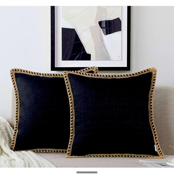 New Set of 3 Indoor/Outdoor Pillows 20x20” with Macrame Borders - Picture 4 of 5